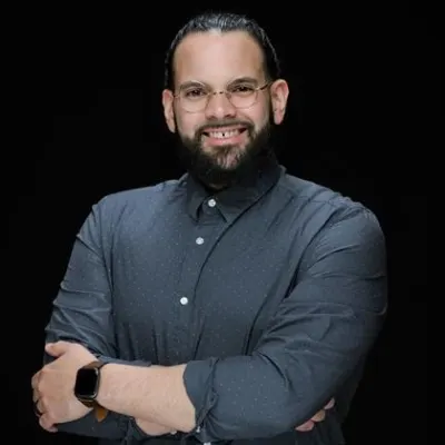 Mauricio, wedding photographer at Hariel Xavier Photography