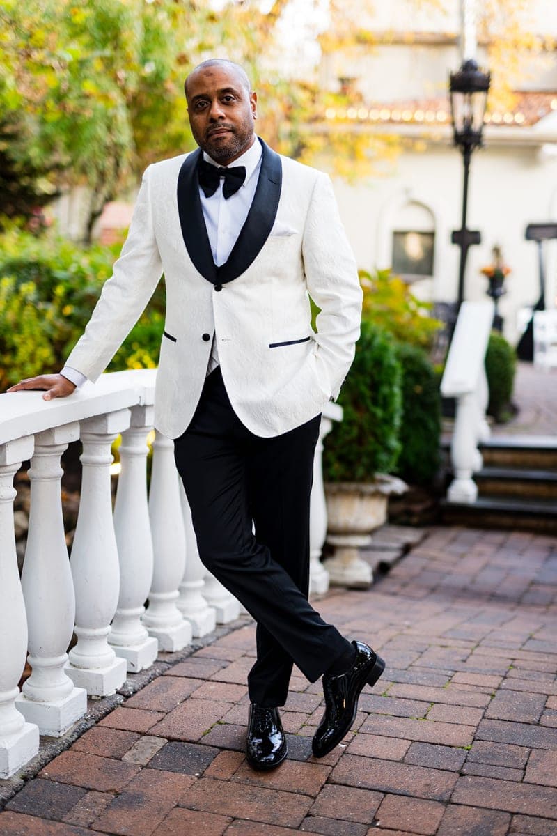 Groom portrait at Nanina's In the Park