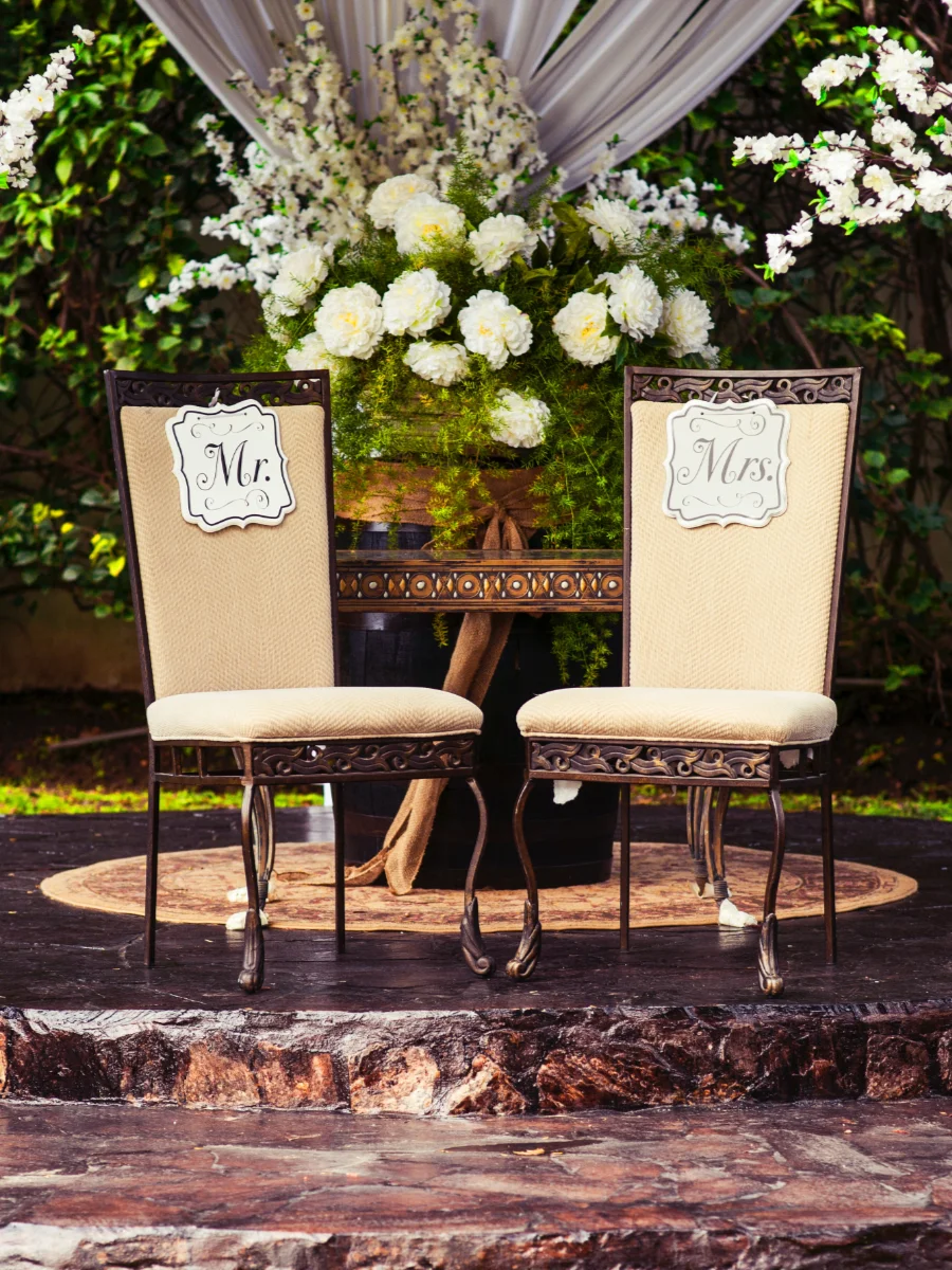 Mr & Mrs Chairs